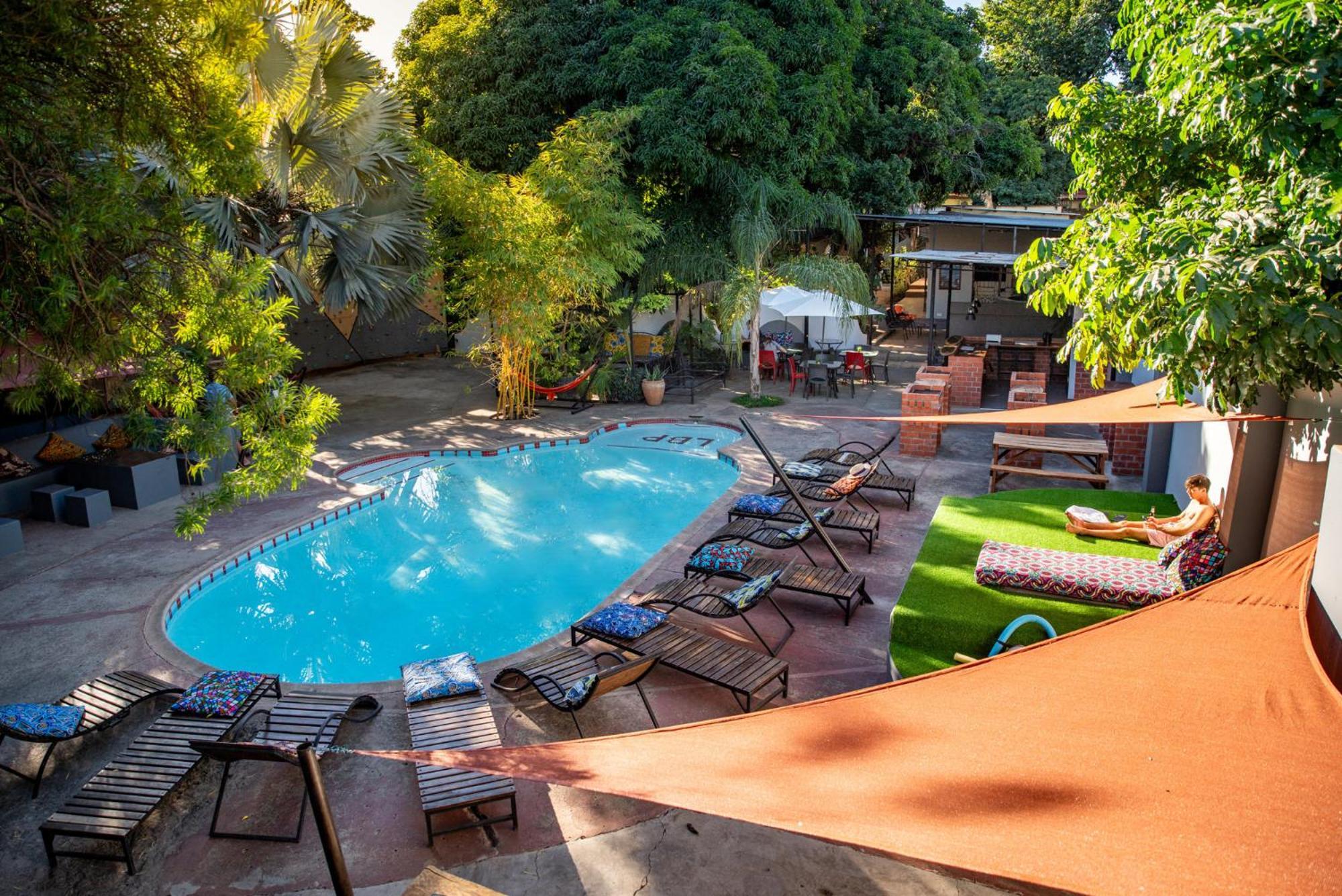 Victoria Falls Backpackers Zambia 利文斯顿 外观 照片